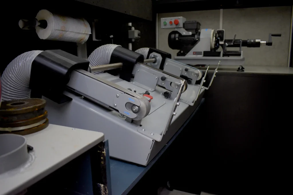 slijpmachines naast elkaar